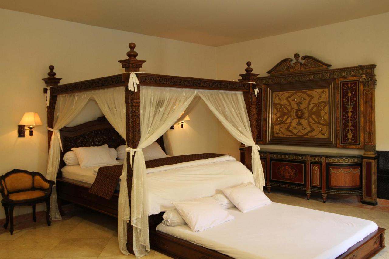 Griya Desa Hotel & Pool 斯勒曼 外观 照片