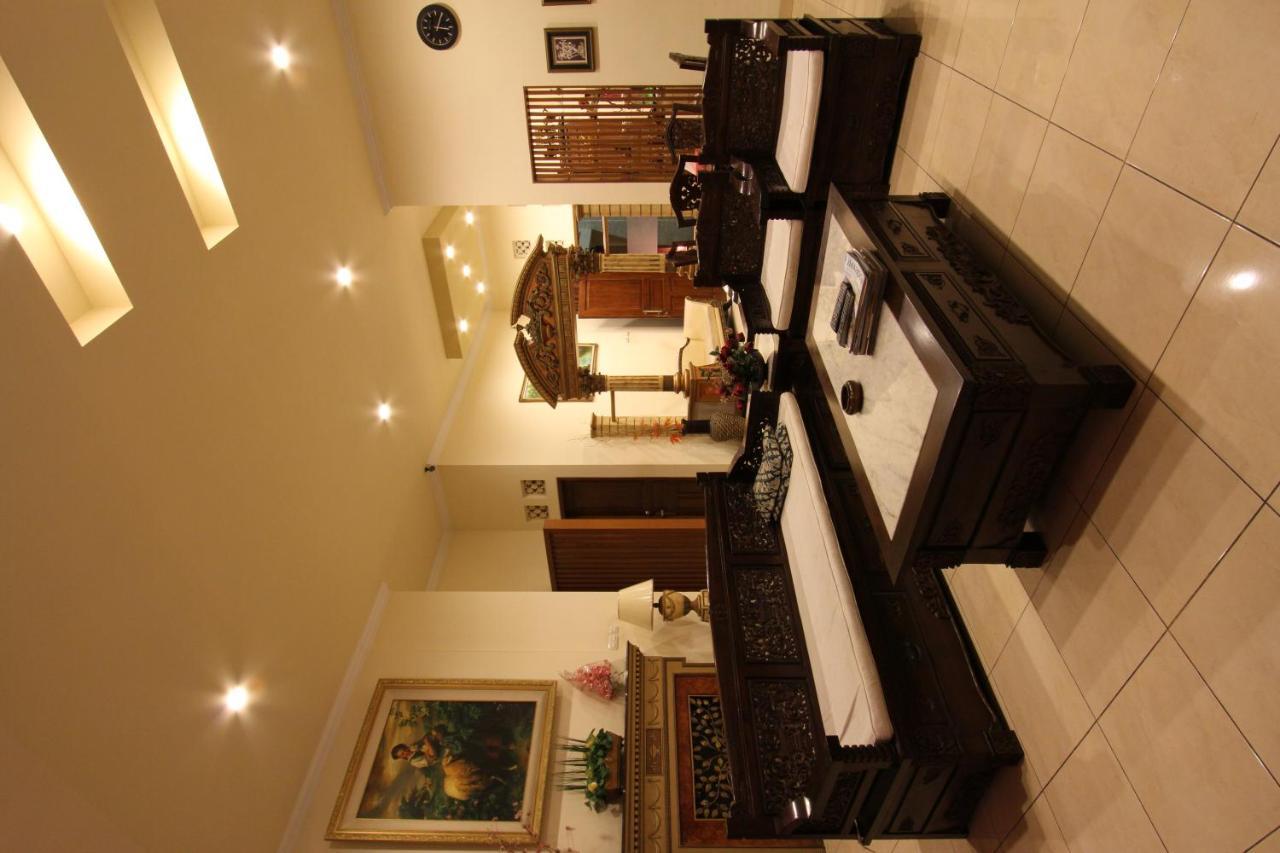 Griya Desa Hotel & Pool 斯勒曼 外观 照片
